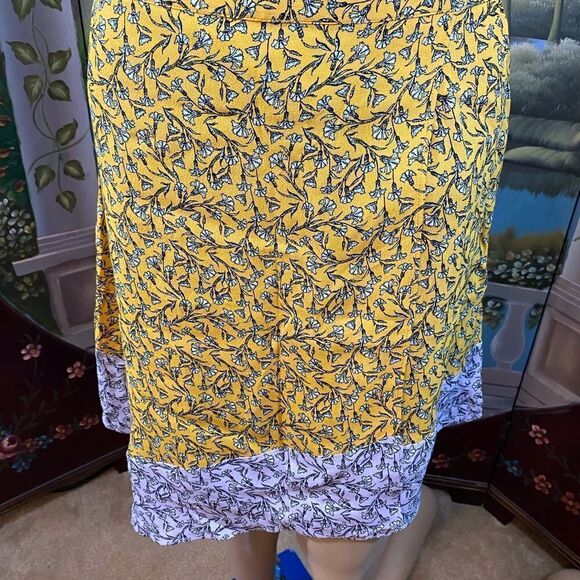 Asymmetrical two fabric skirt - Picture 7 of 7